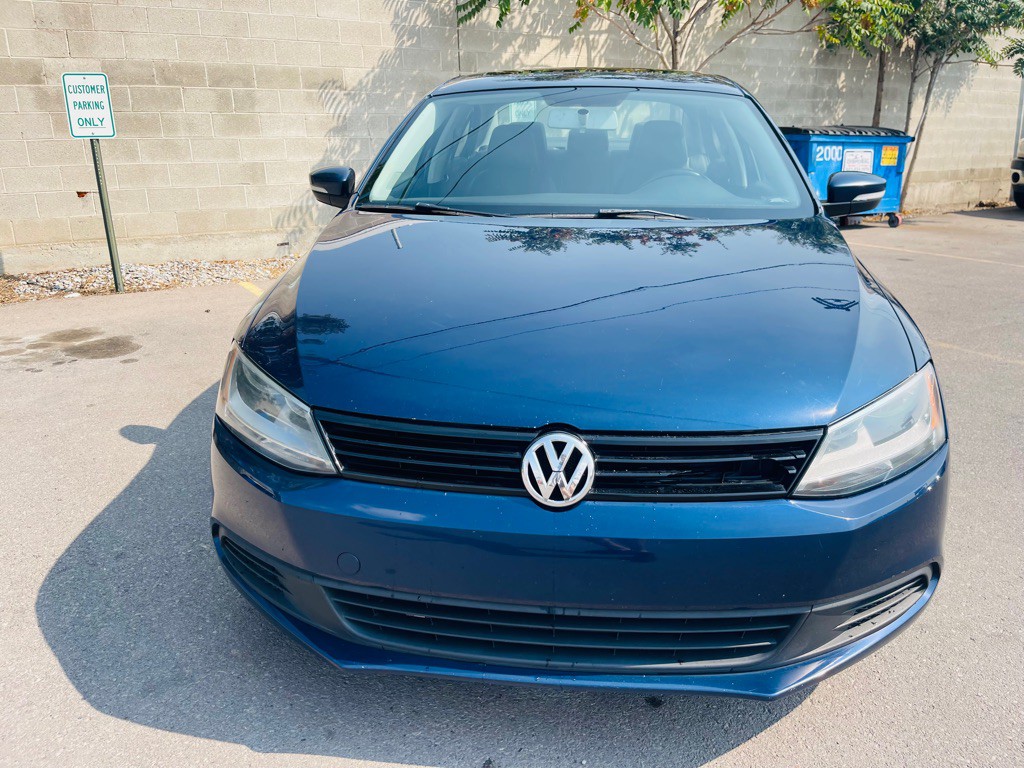 2011 Volkswagen Jetta Image 2