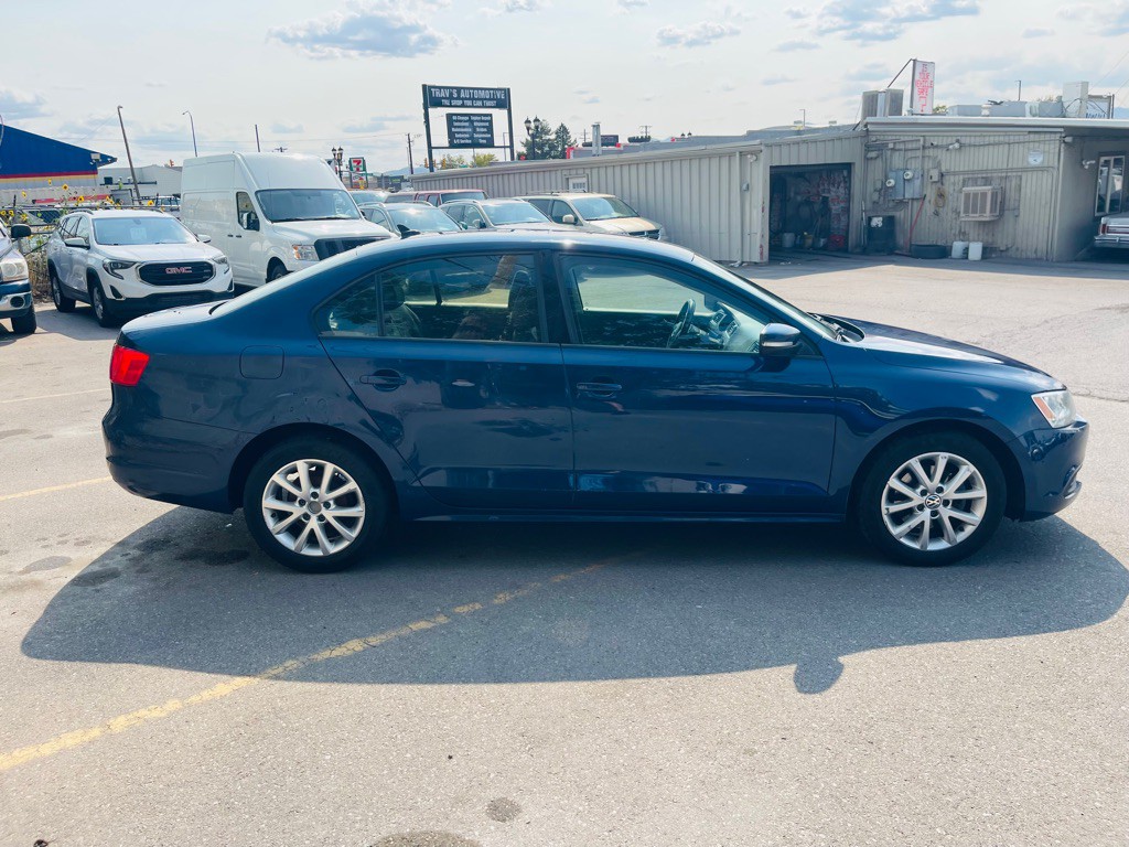 2011 Volkswagen Jetta Image 4