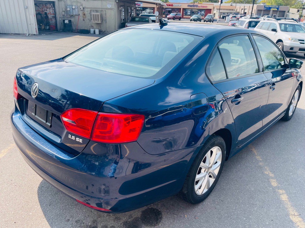 2011 Volkswagen Jetta Image 5