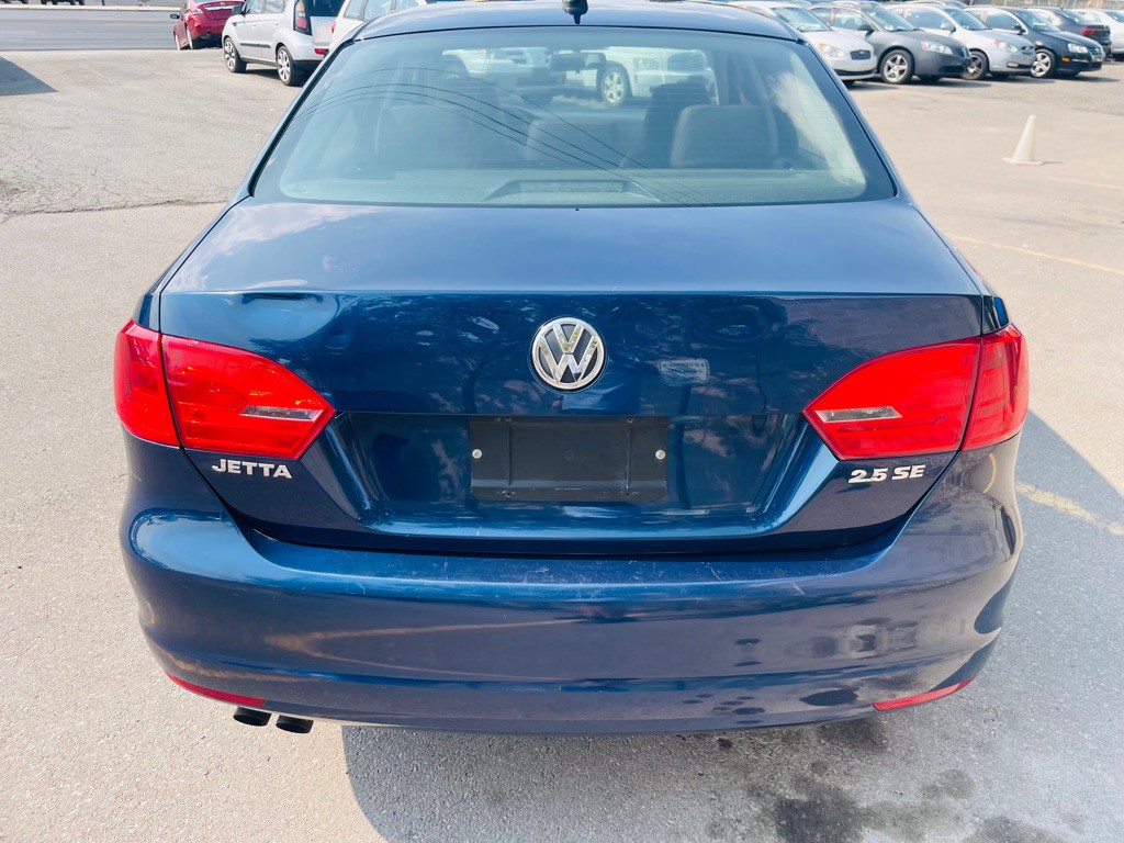2011 Volkswagen Jetta Image 6