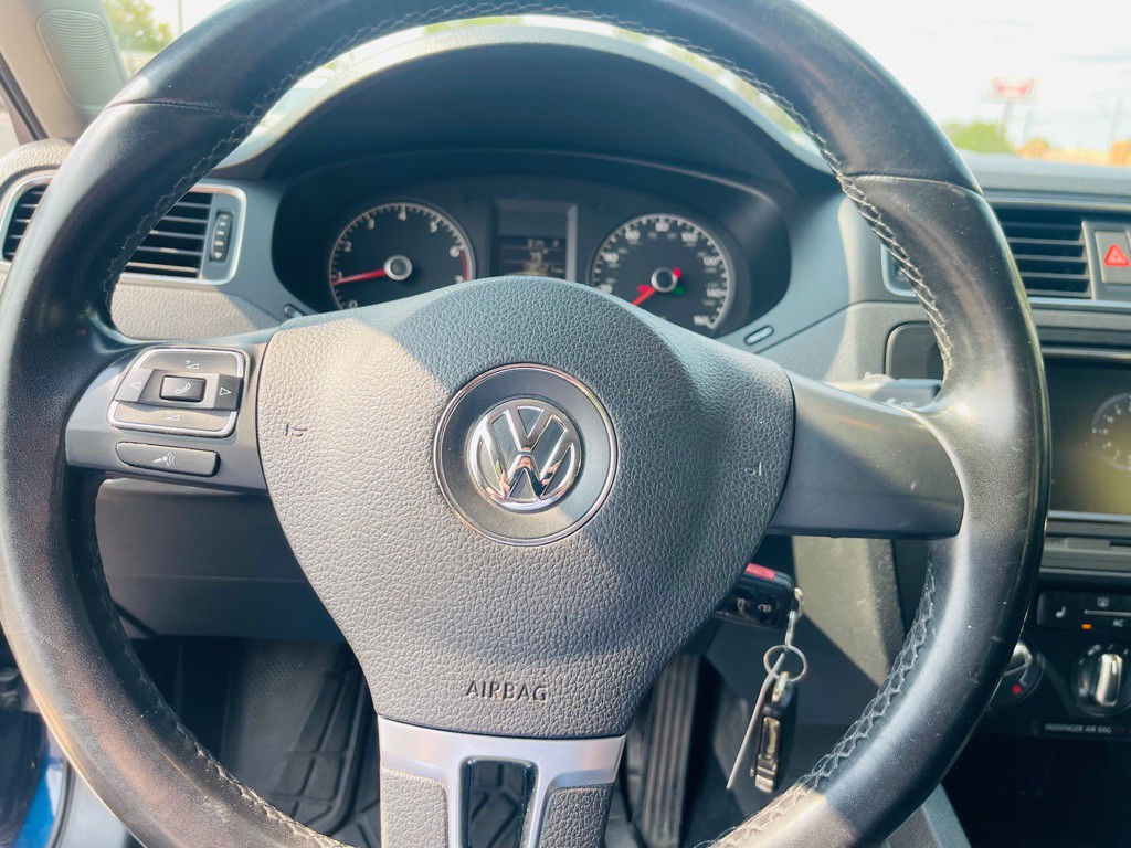 2011 Volkswagen Jetta Image 12