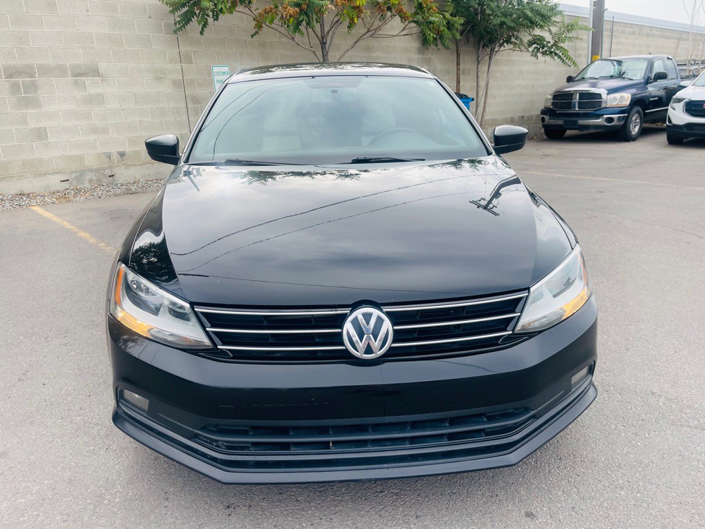 2016 Volkswagen Jetta Image 2