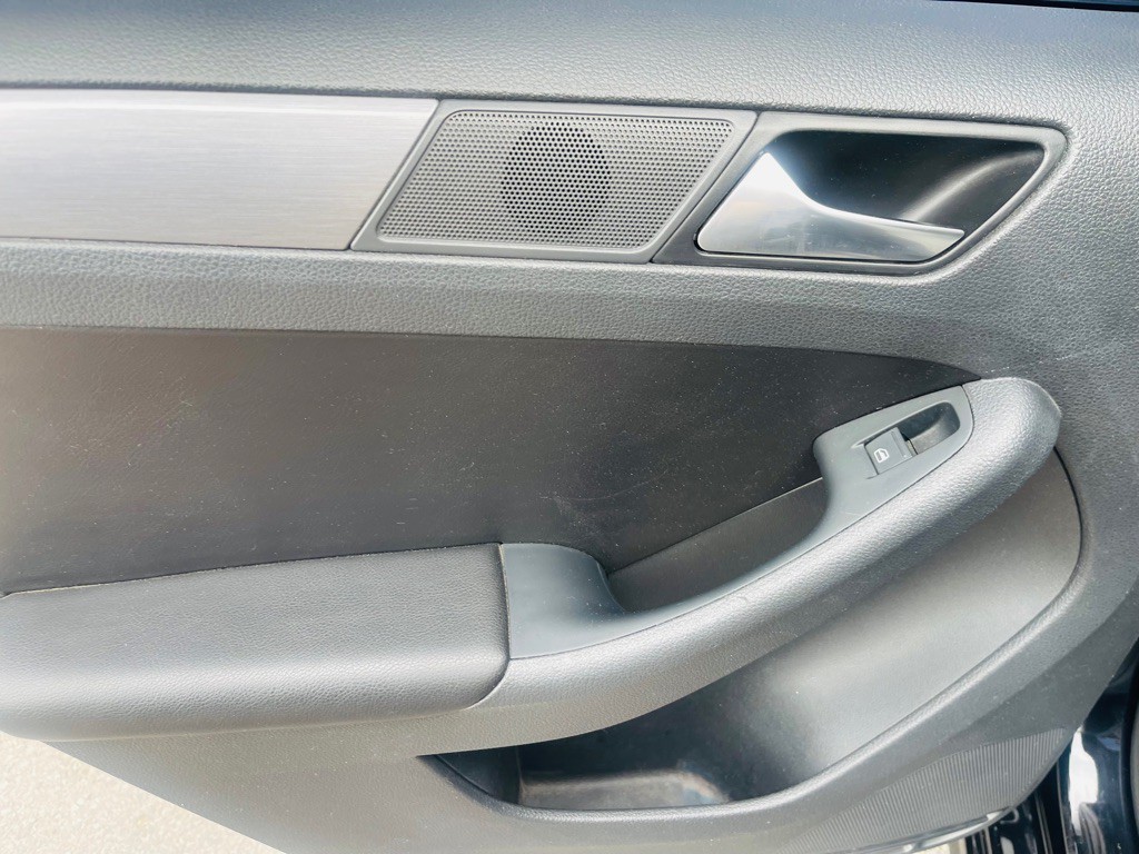 2016 Volkswagen Jetta Image 16