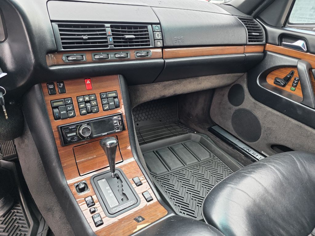 1992 Mercedes-Benz 400 Image 13