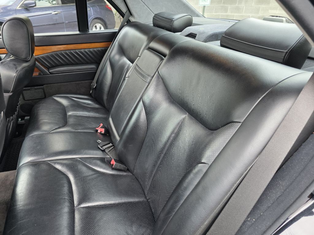 1992 Mercedes-Benz 400 Image 16