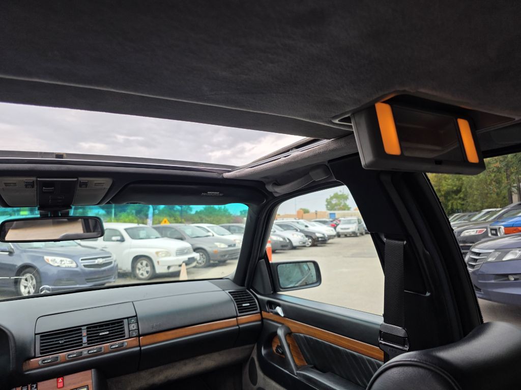 1992 Mercedes-Benz 400 Image 17