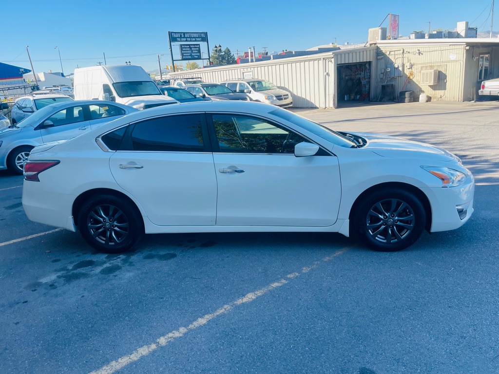 2015 Nissan Altima Image 4