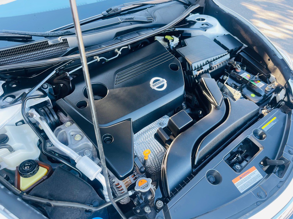 2015 Nissan Altima Image 25