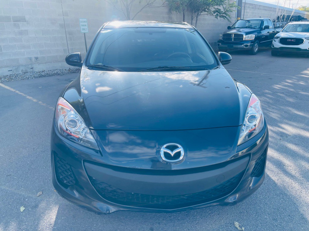 2013 Mazda Mazda3 Image 2