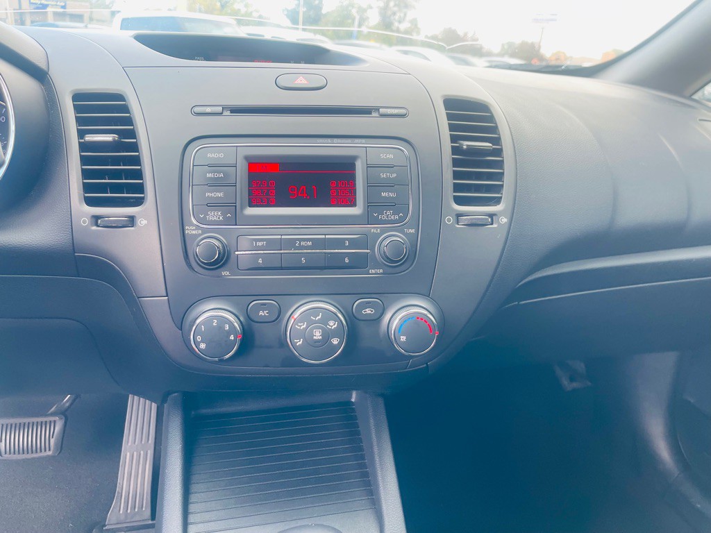 2016 Kia Forte Image 14