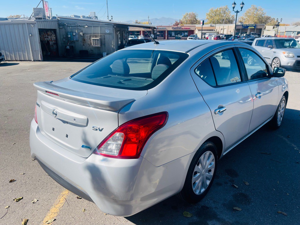 2016 Nissan Versa Image 5