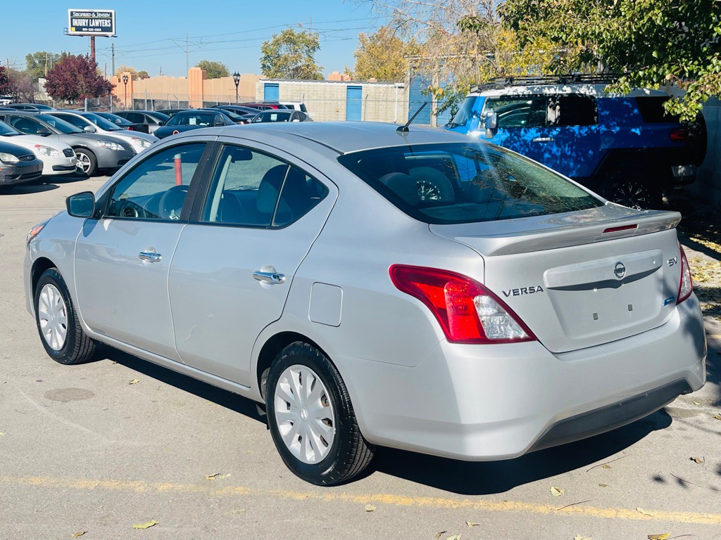 2016 Nissan Versa Image 7