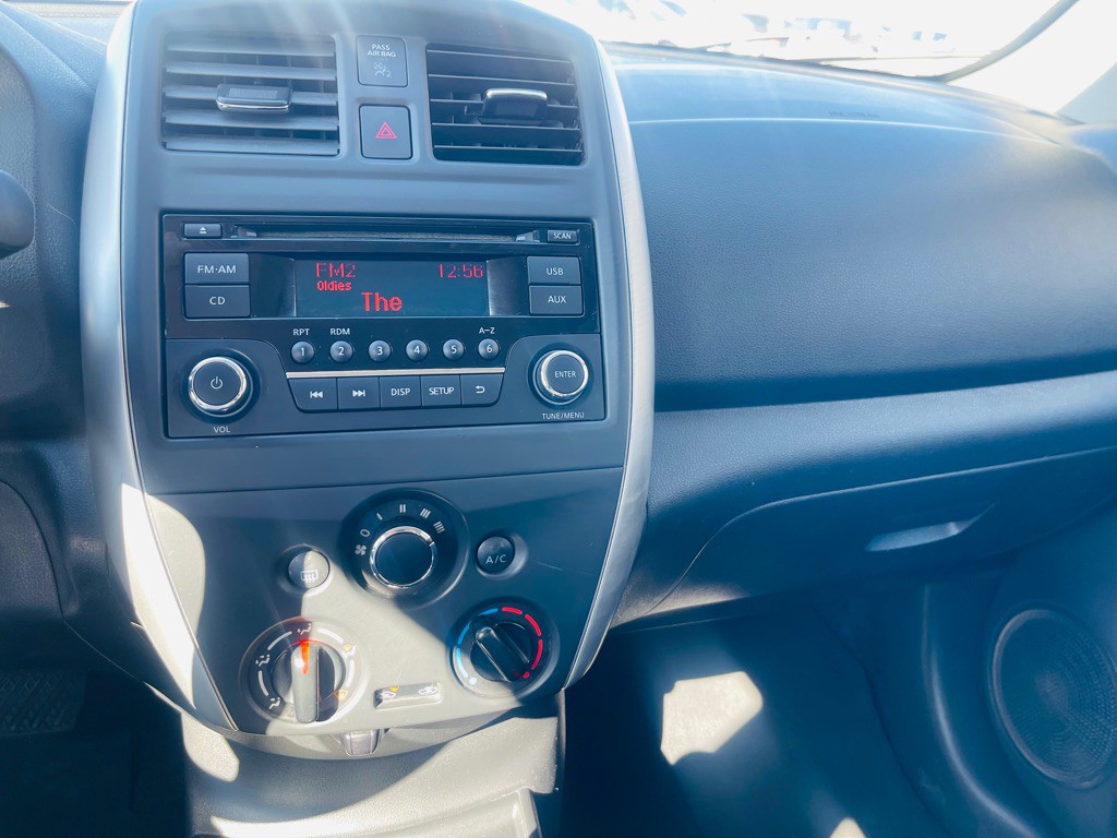 2016 Nissan Versa Image 14