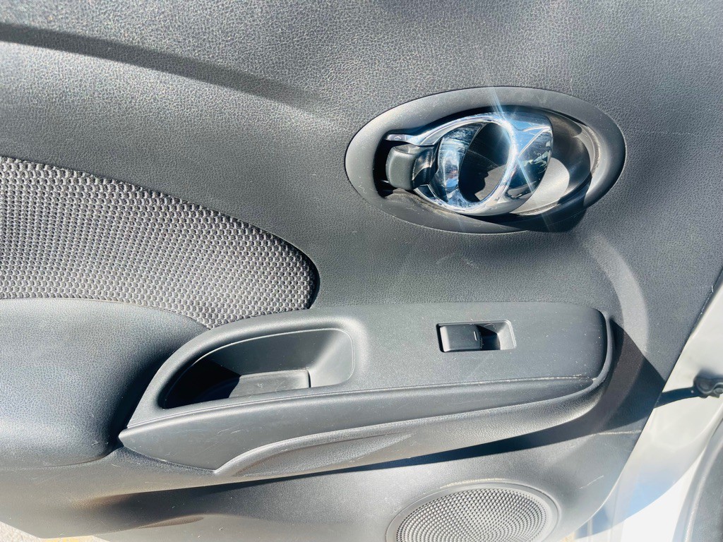 2016 Nissan Versa Image 15