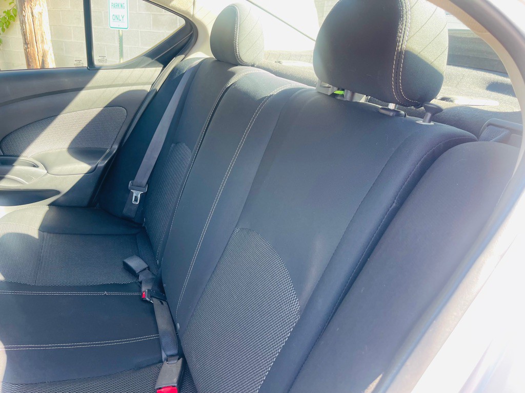 2016 Nissan Versa Image 16