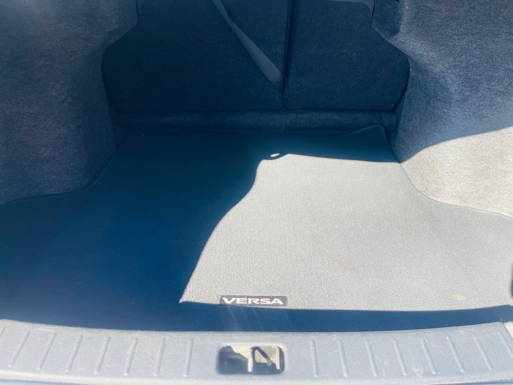 2016 Nissan Versa Image 18