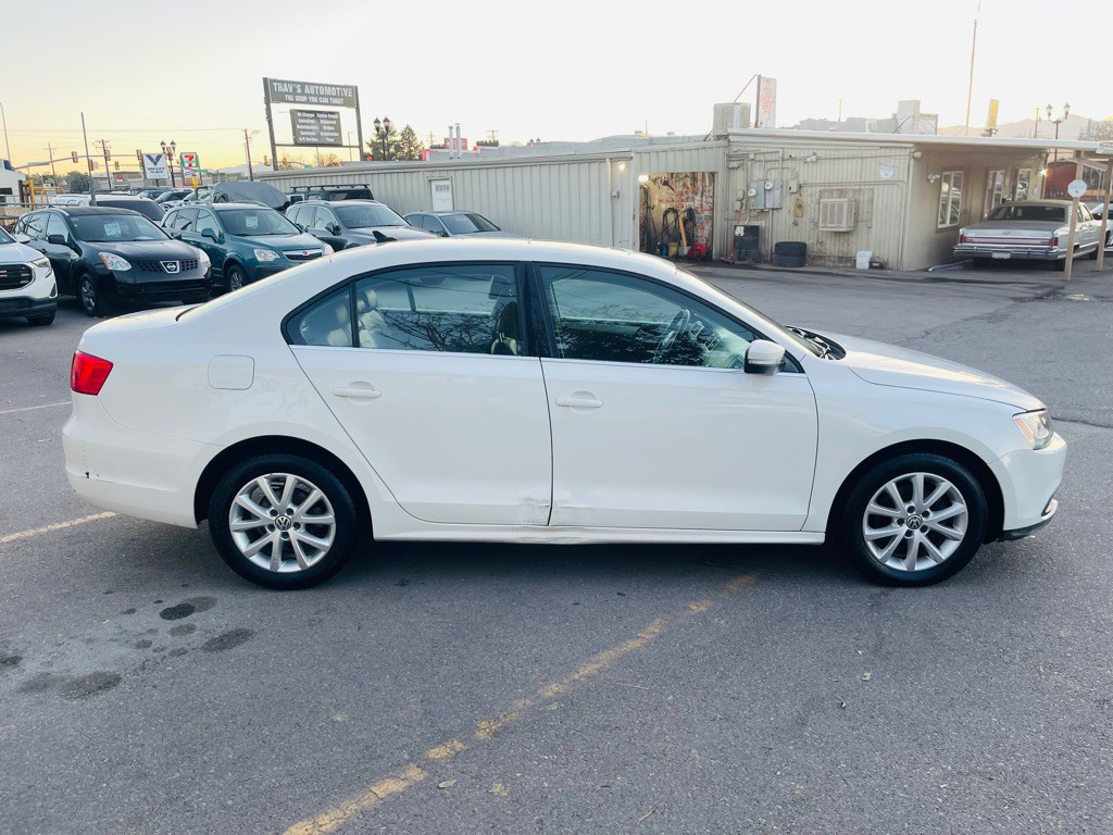 2013 Volkswagen Jetta Image 4