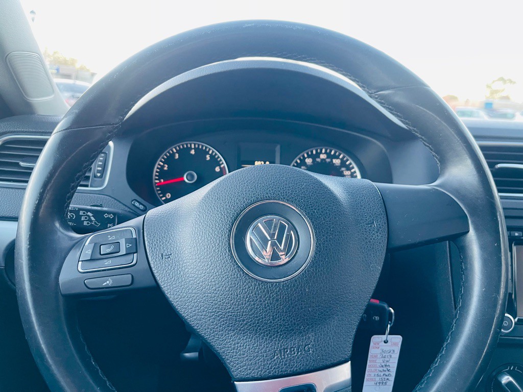 2013 Volkswagen Jetta Image 12
