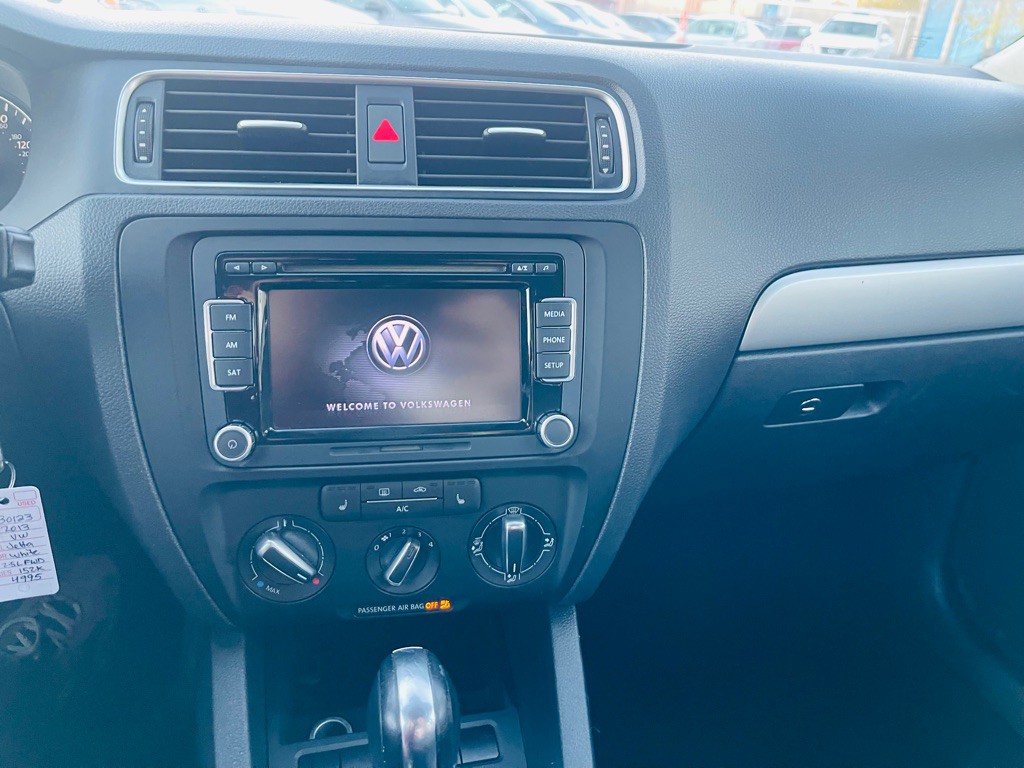 2013 Volkswagen Jetta Image 14