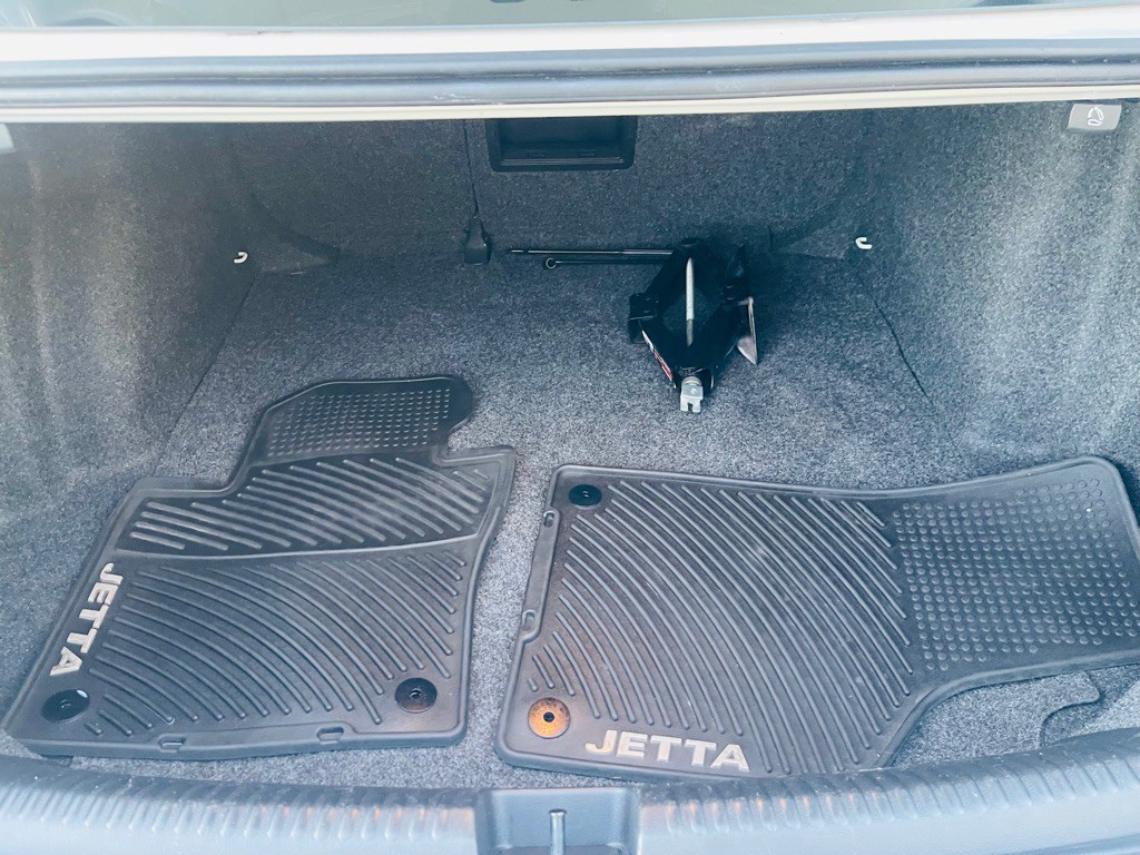 2013 Volkswagen Jetta Image 19