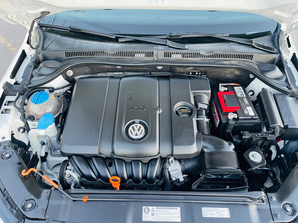 2013 Volkswagen Jetta Image 25