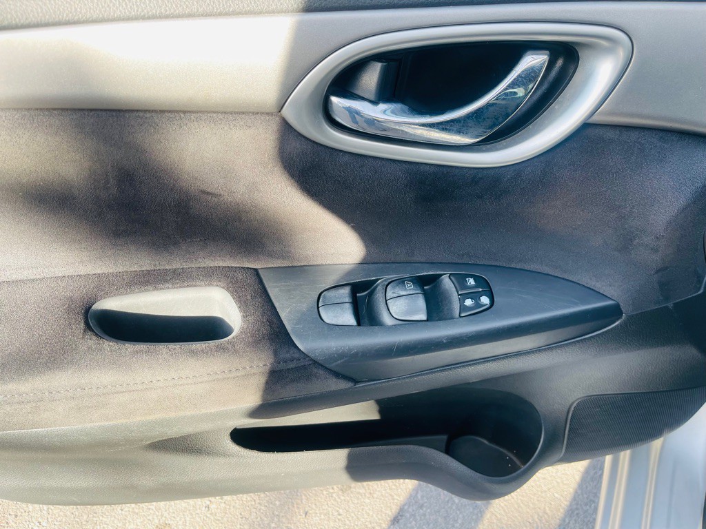 2013 Nissan Sentra Image 9