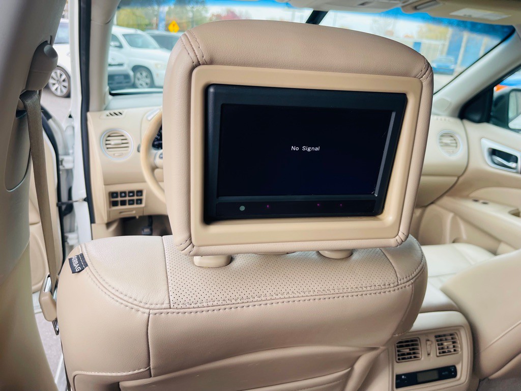 2014 Nissan Pathfinder Image 22