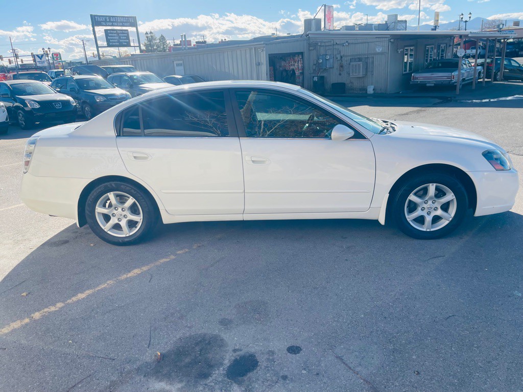 2005 Nissan Altima Image 4