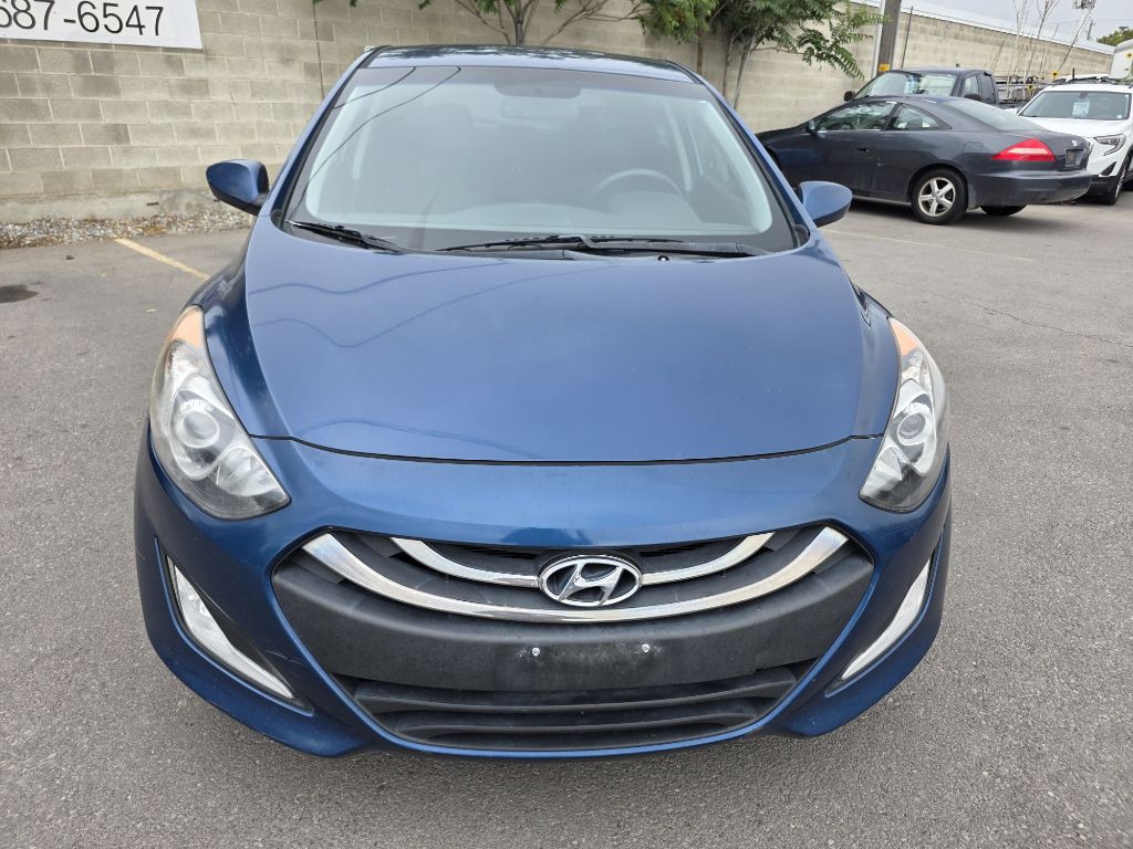 2015 Hyundai Elantra Image 2