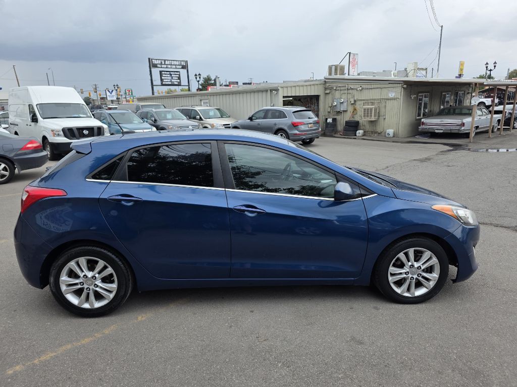 2015 Hyundai Elantra Image 4