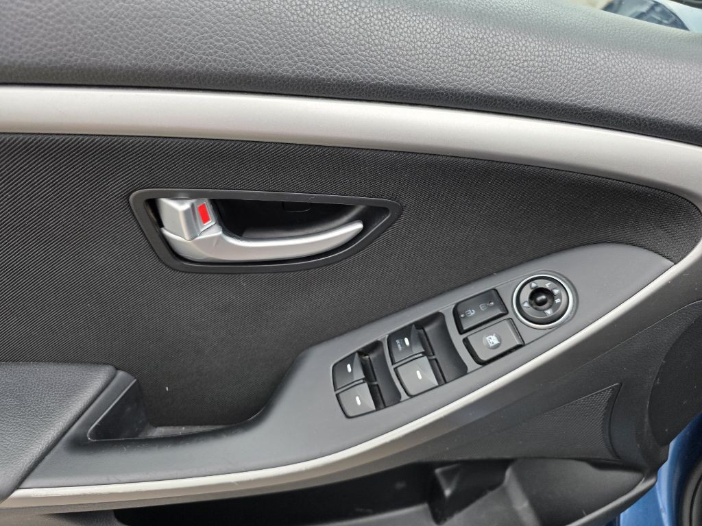 2015 Hyundai Elantra Image 9