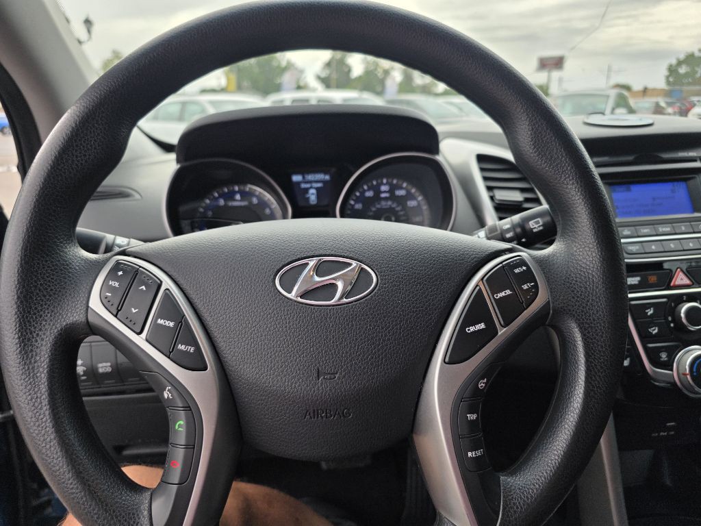 2015 Hyundai Elantra Image 14