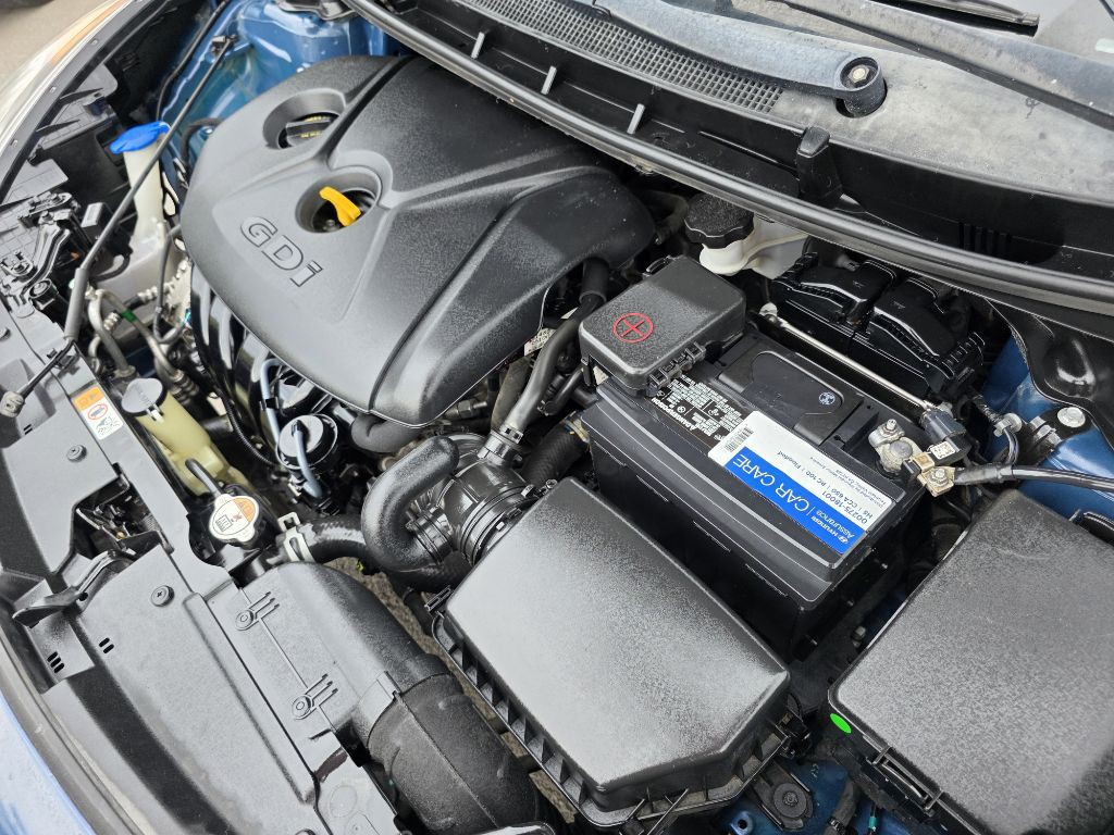 2015 Hyundai Elantra Image 24