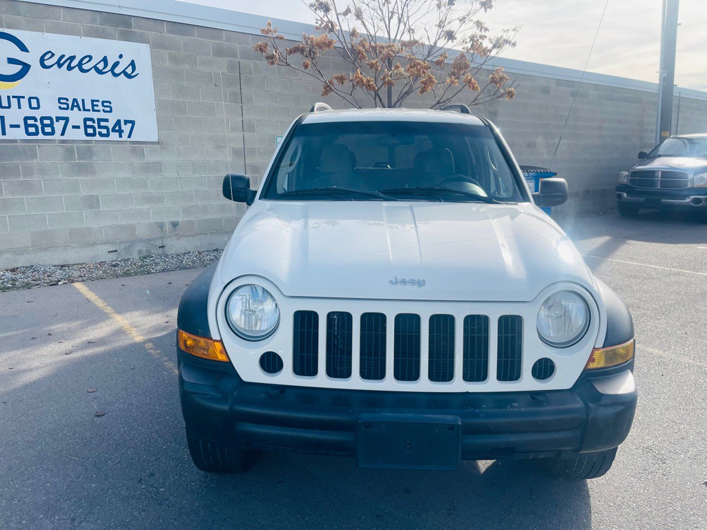 2005 Jeep Liberty Image 2