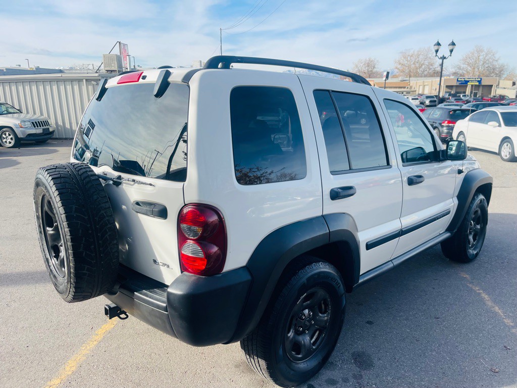 2005 Jeep Liberty Image 5