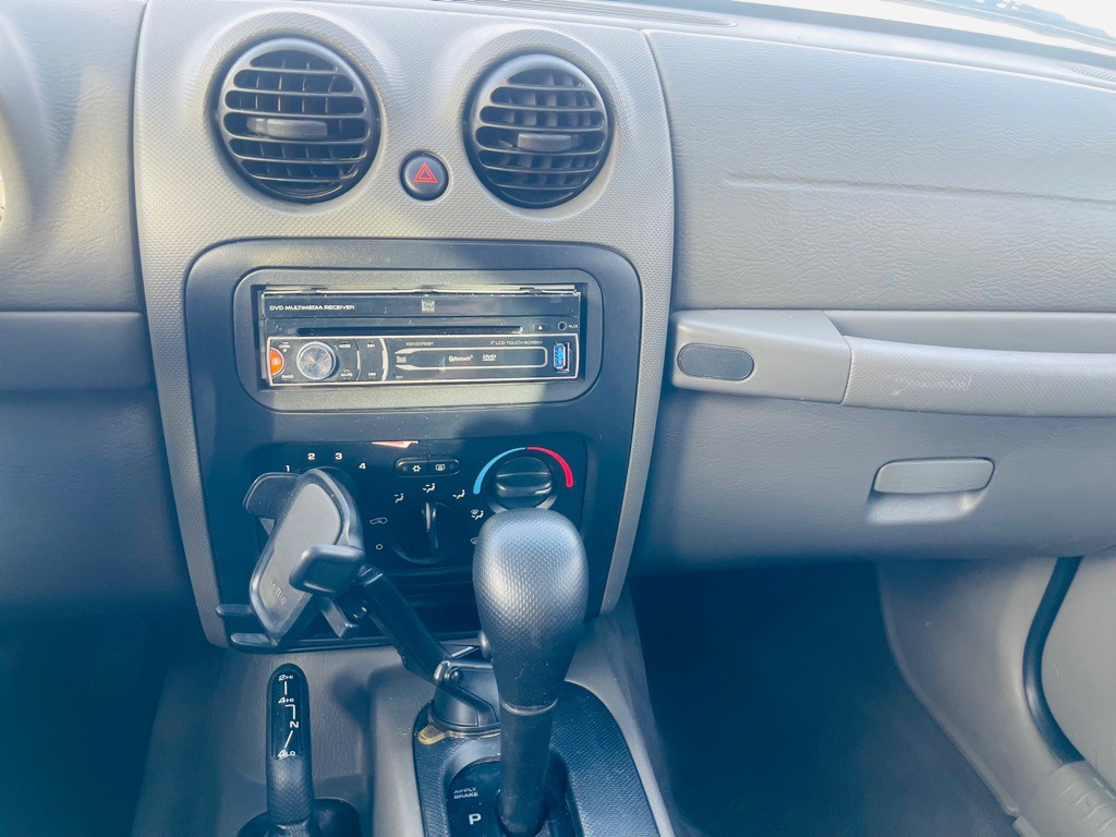 2005 Jeep Liberty Image 14