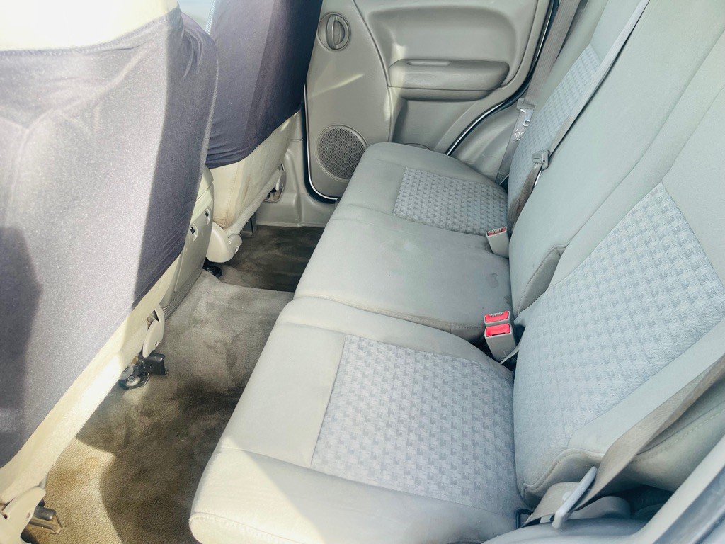 2005 Jeep Liberty Image 17