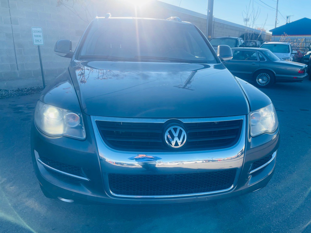 2008 Volkswagen Touareg Image 2