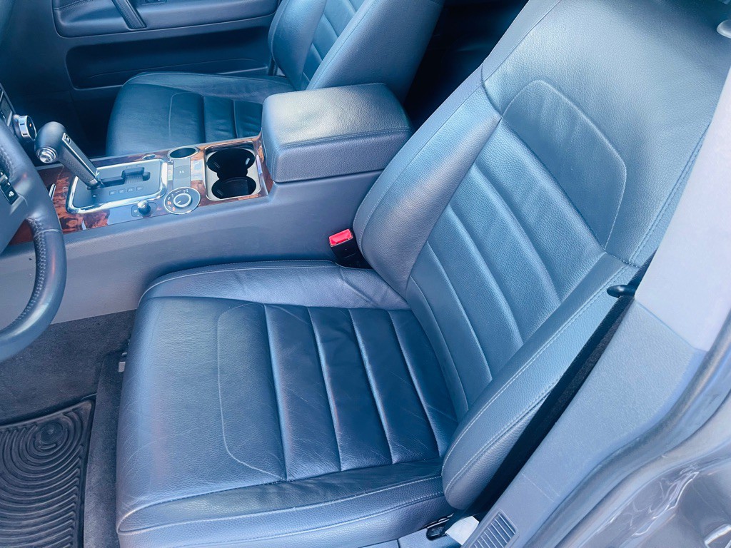 2008 Volkswagen Touareg Image 10