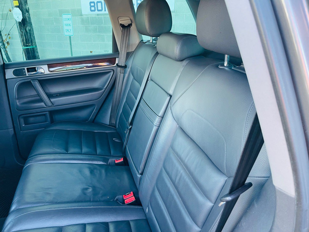 2008 Volkswagen Touareg Image 17