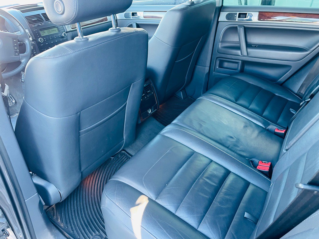 2008 Volkswagen Touareg Image 18