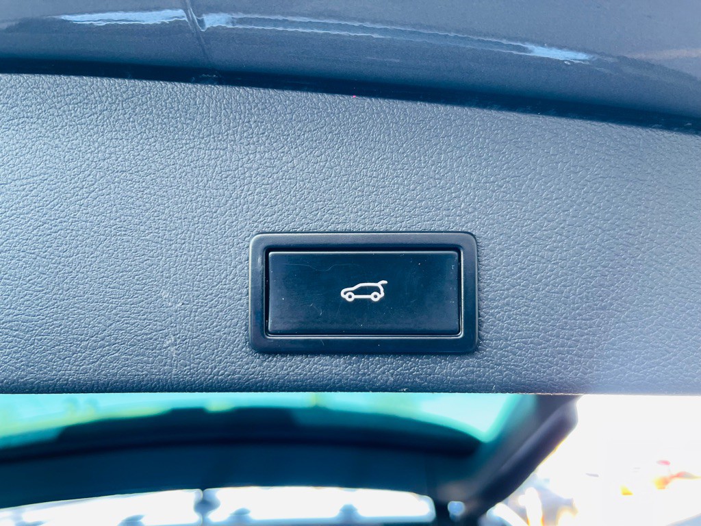 2008 Volkswagen Touareg Image 21