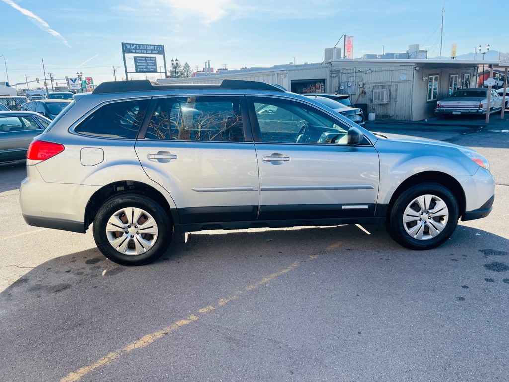 2012 Subaru Outback Image 4