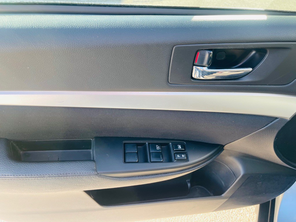 2012 Subaru Outback Image 9