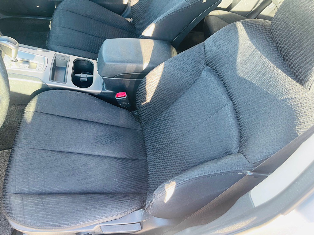 2012 Subaru Outback Image 10