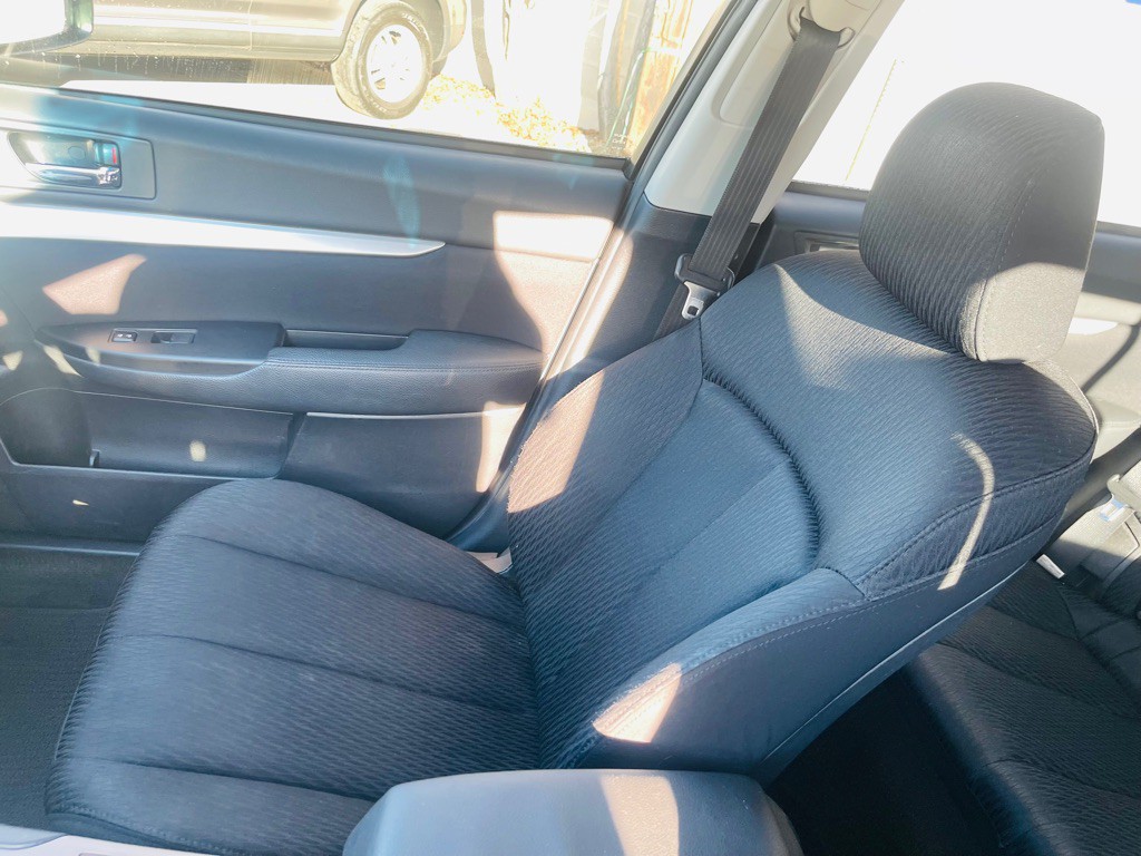 2012 Subaru Outback Image 11