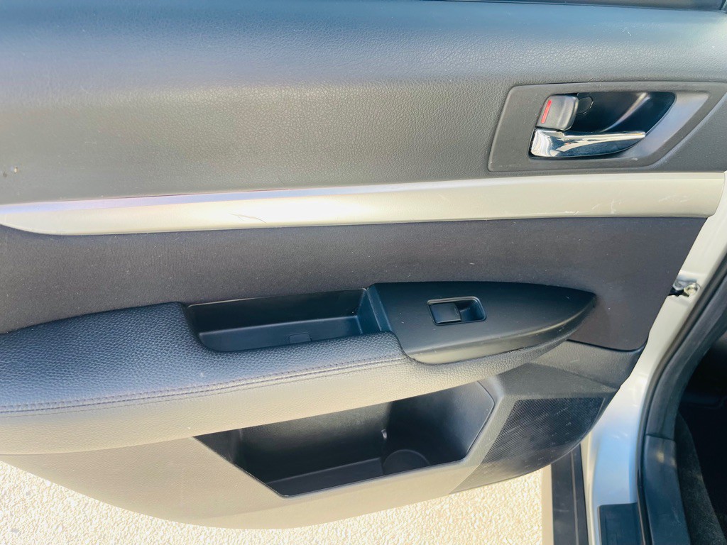 2012 Subaru Outback Image 15