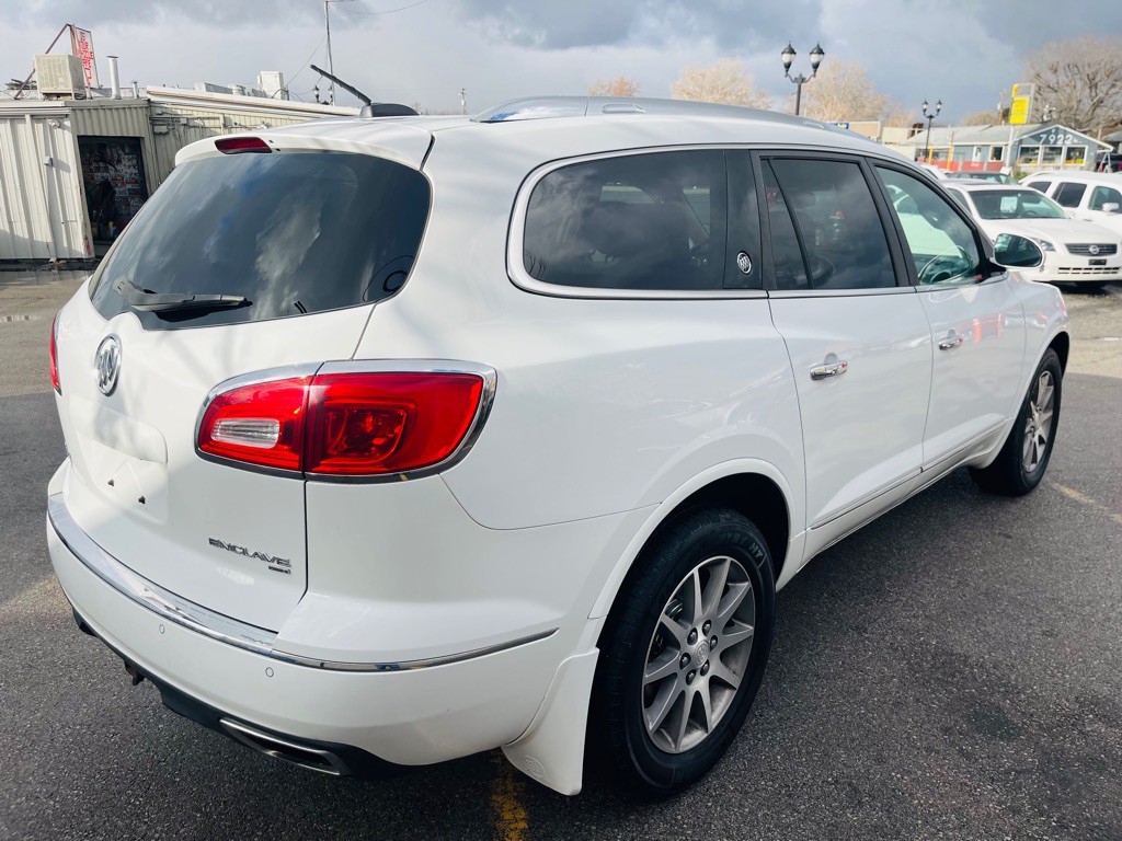 2017 Buick Enclave Image 5