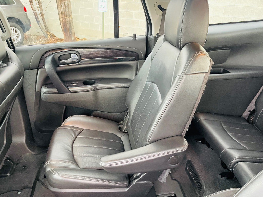 2017 Buick Enclave Image 21