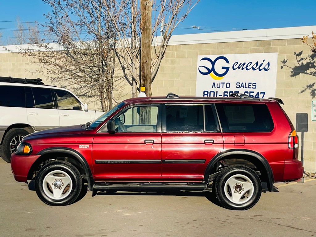 2000 Mitsubishi Montero Image 8